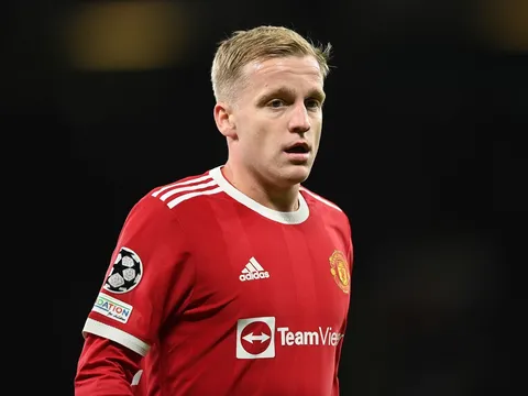 Van de Beek, Frenkie sẽ khiến Ten Hag e ngại việc mua sao Ajax