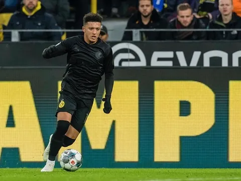 Dortmund sút "cháy lưới" đối thủ trên sân, áo đấu lập tức "cháy hàng" ngoài đời