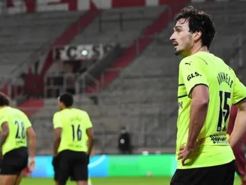 Dortmund bị đội hạng 2 loại khỏi cúp quốc gia Đức