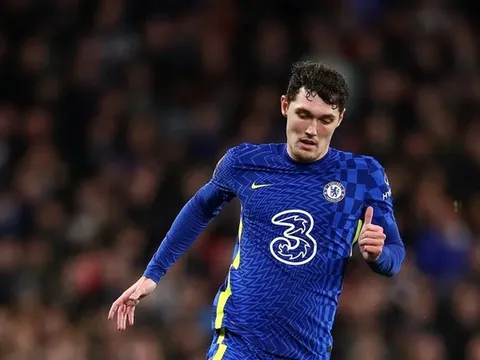 Dortmund chớp cơ hội, tính cuỗm trung vệ thép khỏi Chelsea