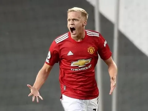 Màn trình diễn trước Granada cho thấy Van de Beek 100% xứng đá chính