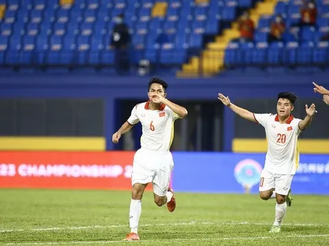 Dụng Quang Nho tỏa sáng, U23 Việt Nam thắng đậm Singapore