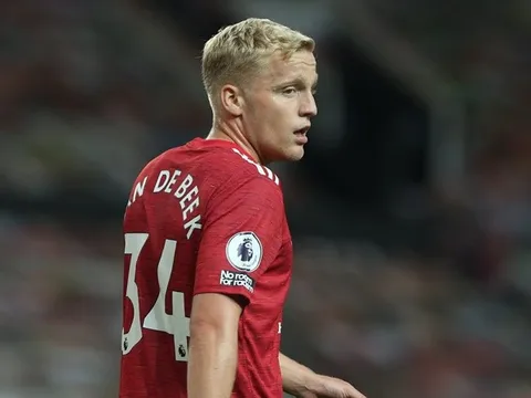 Dự bị quá lâu, Van de Beek gặp thẳng Ole giải quyết vấn đề