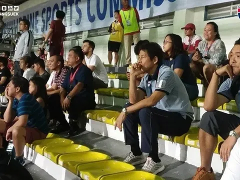 Đức Chinh vừa ghi bàn, HLV Akira Nishino ngao ngán thất vọng