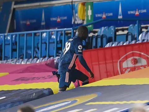 Nicolas Pepe non nớt khi dùng "thiết đầu công" hạ gục đối thủ