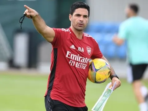 Được Arsenal quan tâm, sao Ajax làm điều không ngờ với Lyon