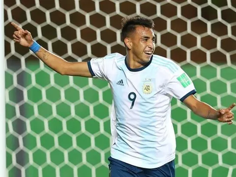 'Được Chelsea quan tâm làm tôi có chút cảm động'