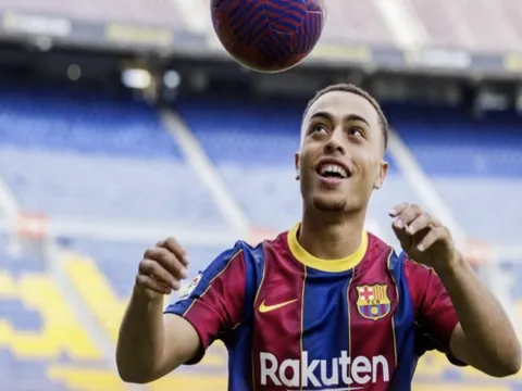 Được làm đồng đội với Messi, tân binh Barca phản ứng ra sao?