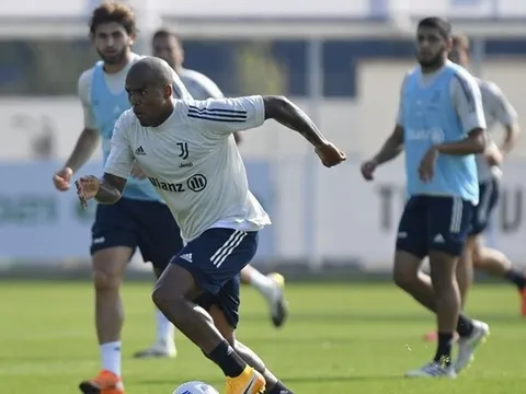 Mặc Man Utd quan tâm, "bệnh binh" quyết tâm ở lại Juventus