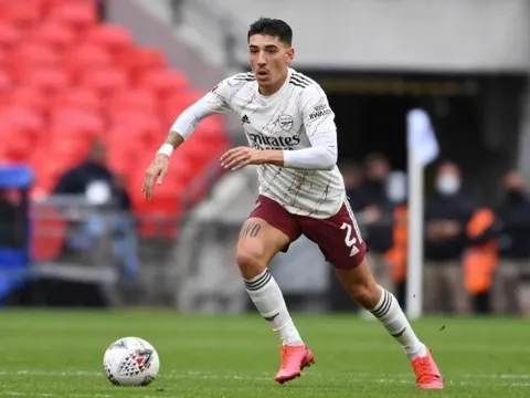 Được PSG quan tâm, "máy chạy" sẵn sàng rời khỏi Arsenal sau 9 năm gắn bó