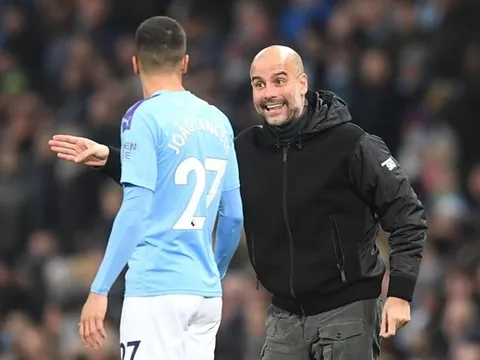 Được "thả thính" cực mạnh, Guardiola đã tìm ra tiền vệ trái mới?