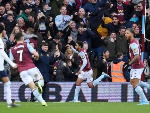 'Đường phòng ngự của Liverpool quá kém'