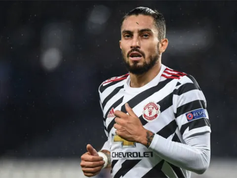 Dương tính với COVID-19, Alex Telles gửi tâm thư đến CĐV Quỷ đỏ