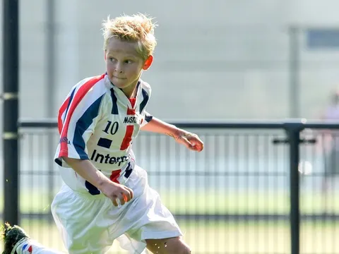 Frenkie de Jong từng từ chối cựu vương C1 để khoác áo đội bóng vô danh