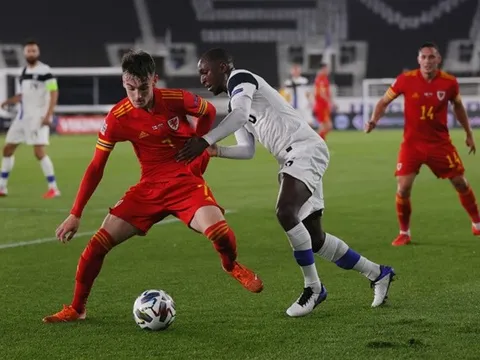 HLV công khai kế hoạch chiêu mộ tiền vệ Man Utd