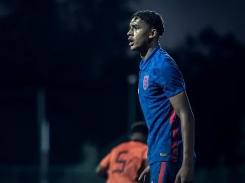 Man United theo đuổi thần đồng 16 tuổi
