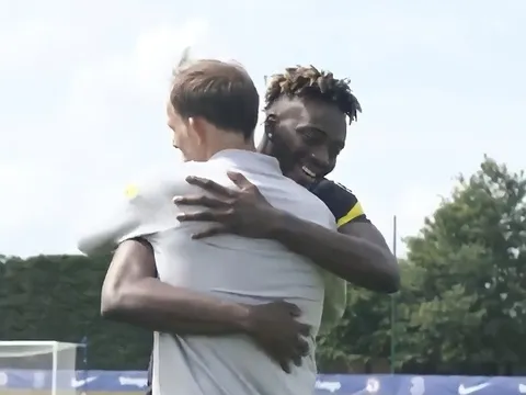 Phản ứng của Tuchel khi chỉ có 3 cầu thủ Chelsea đến buổi tập đầu tiên