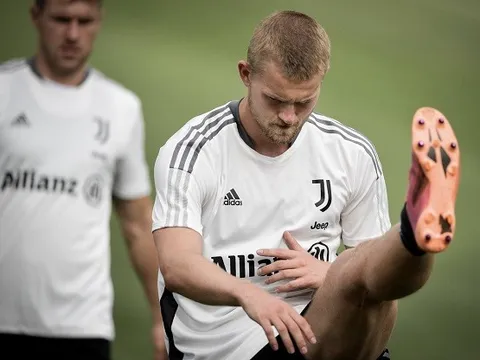 Mino Raiola báo tin nóng về tương lai Matthijs de Ligt