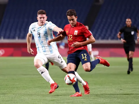 Tây Ban Nha vào tứ kết, Argentina bị loại đau đớn