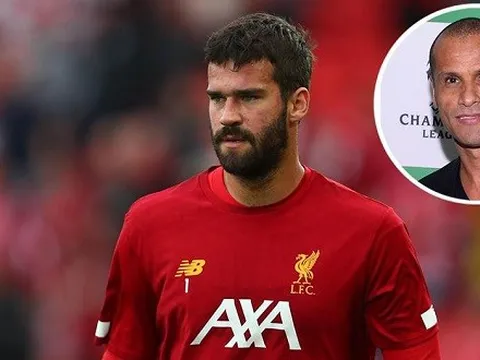 Trước ngày tái xuất, Alisson nhận thông điệp từ huyền thoại đồng hương