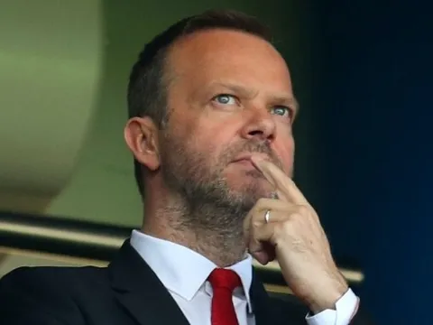 Ed Woodward báo tin không vui, Man Utd "đầu hàng" chuyển nhượng?