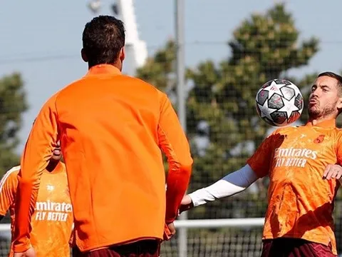 Eden Hazard sung mãn, sẵn sàng tái ngộ Liverpool