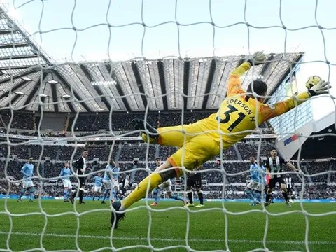 Ederson bay người trong vô vọng và những khoảnh khắc ấn tượng nhất vòng 14 NHA