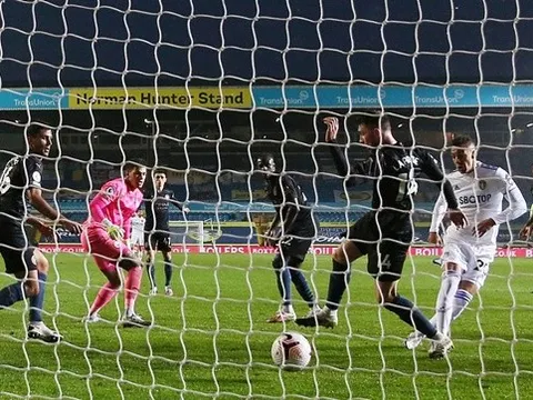 Ederson mắc sai lầm, Man City chia điểm nghẹt thở trước Leeds United