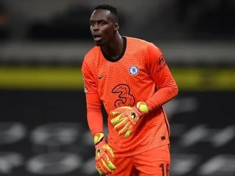 Mendy đã làm gì khi bị thay bởi Kepa?