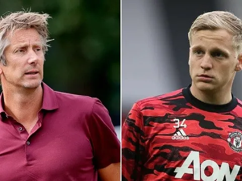 Edwin van der Sar đã vạch cho M.U cách hoàn hảo để dùng Van de Beek
