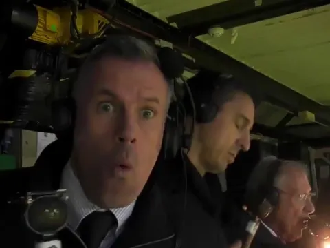 Lallana ghi bàn, Carragher phản ứng không thể tin nổi với Gary Neville