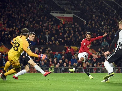 Tỏa sáng ở Châu Âu, Greenwood tiếp tục đi vào lịch sử Man Utd