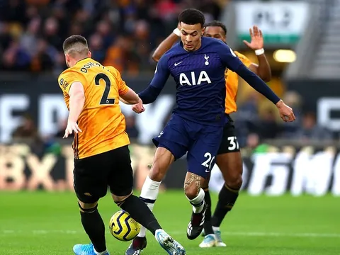 Đây, vẻ mặt của Mourinho khi chứng kiến bàn thắng kết liễu Wolves của học trò