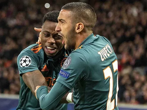 'Những cầu thủ này chơi quá đẳng cấp, tôi không thể dạy được cho họ'