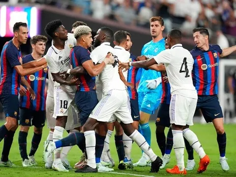 El Clasico căng thẳng và rực cháy trên đất Mỹ