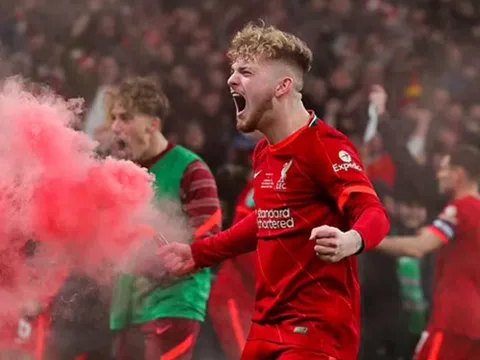 Ăn mừng quá khích, sao Liverpool bị FA sờ gáy