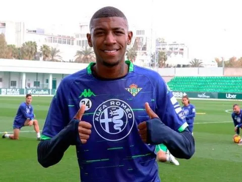 Arsenal phải đối mặt với 1 vấn đề nếu mua 'Dani Alves 2.0'
