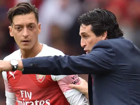 Emery lên tiếng, "nội chiến" với Ozil đã chấm dứt?