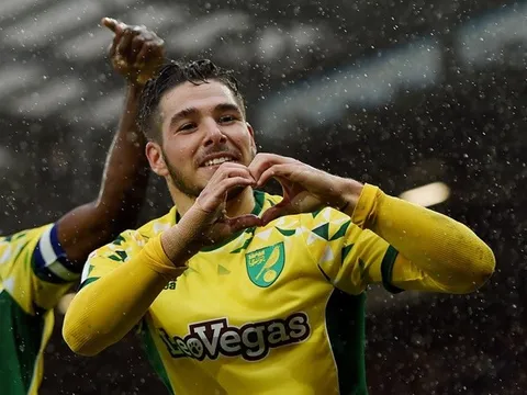 Emi Buendia: Giấc mơ đá cạnh Messi và 'ảo thuật gia' mới của EPL