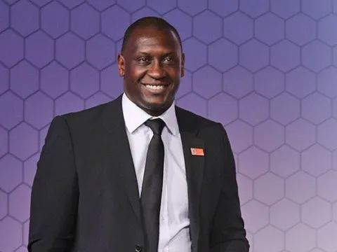 Emile Heskey chỉ ra cái tên quan trọng nhất trên ''mũi đinh ba'' của Klopp