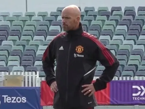 Ten Hag nổi đóa, chửi 1 cầu thủ M.U là 'rác rưởi' trên sân tập