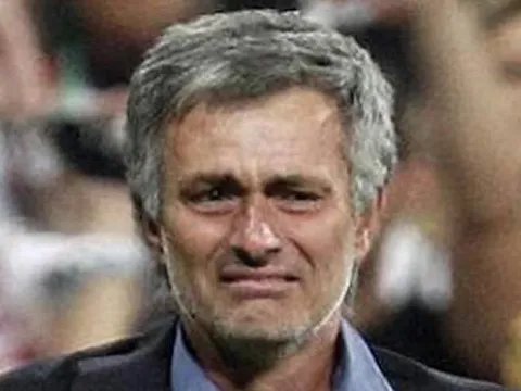 Mourinho: "Tôi đã không muốn bước vào phòng thay đồ và cố trốn đi"