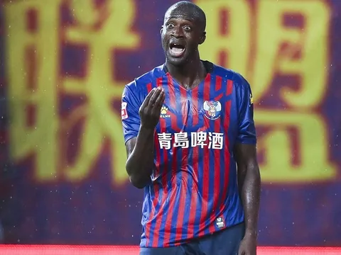 Yaya Toure bị đuổi khỏi sân chỉ sau 10 giây, ở trận đấu có thể là cuối cùng của sự nghiệp