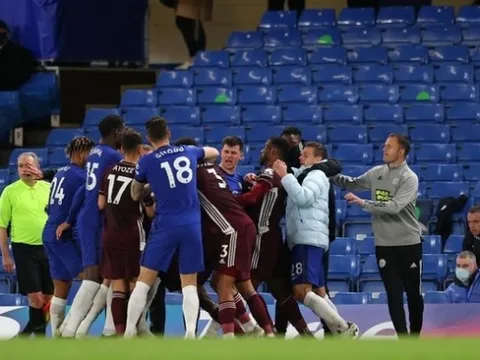 FA cáo buộc, chuẩn bị trừng phạt Chelsea và Leicester