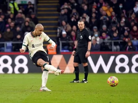 Neil Warnock tố trọng tài Premier League bênh các CLB lớn như Liverpool