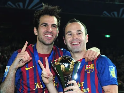 Fabregas đã gợi ý cho Arsenal về một Iniesta mới
