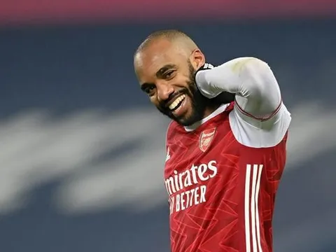 Fabrizio Romano hé lộ kế hoạch của Arsenal với Alexandre Lacazette