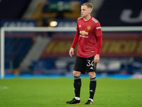 Fabrizio Romano hé lộ khả năng ra đi của Van de Beek