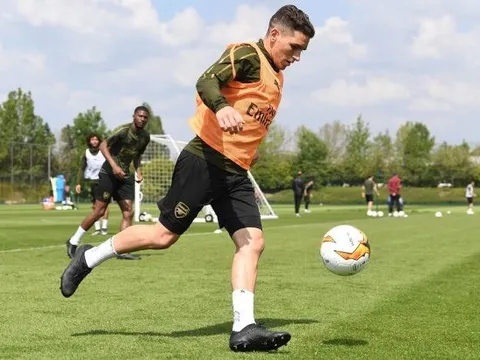 Fabrizio Romano lên tiếng, hé lộ tương lai của Torreira