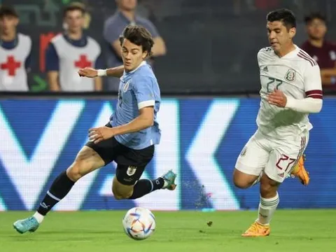 Facundo Pellistri giúp Ten Hag có 'cơn đau đầu dễ chịu'